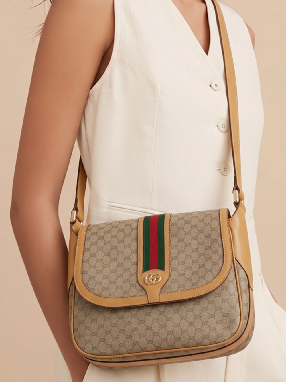 Authentic Gucci Leather Crossbody/Shoulder Bag.
